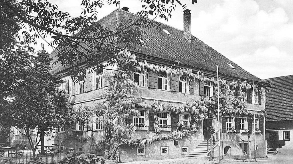 Eines der ortsbildprägenden Gebäude in Oberdorf: Der historische Gasthof „Adler“; Fam. Kugel, Oberdorf.